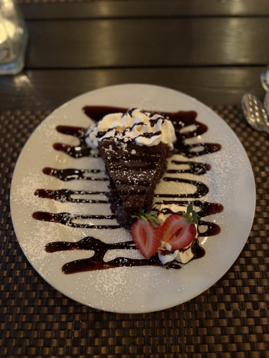 le petit paris - a propos